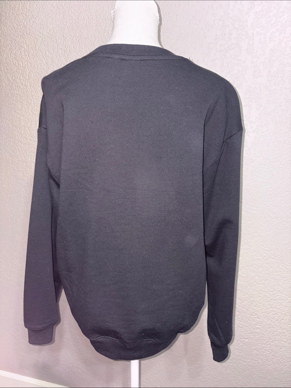 Dolly Embroidered Sweatshirt M - Picture 2 of 7